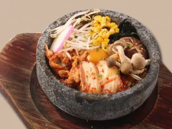 Cơm Kimchi Thịt Lợn Nhật Nồi Đá - 黒豚キムチ石鍋