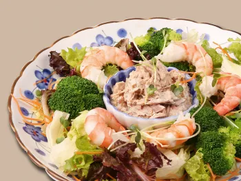 Salad Tôm Và Cá Ngừ - シュリンプと鮪のサラダ