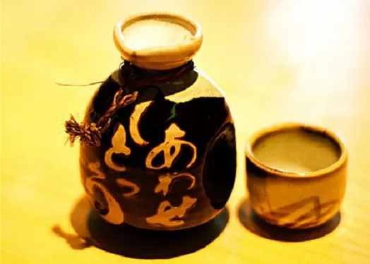 Thưởng thức sake ở Triều Nhật