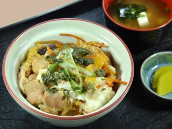 Cơm Thịt Gà Và Trứng - 親子丼