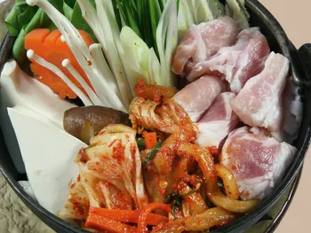 Thịt Lợn Nấu Kimchi - 豚キムチ鍋