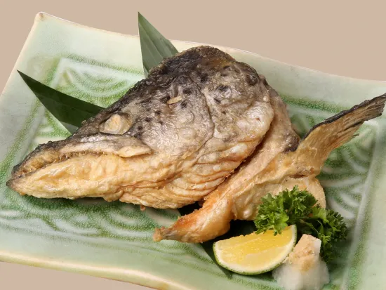 Đầu Cá Hồi Tẩm Bột Rán - 鮭兜唐揚げ
